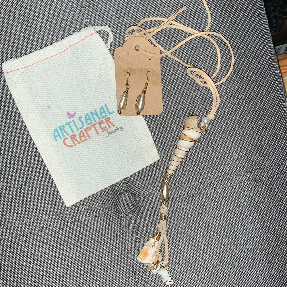 New! Artisanal Crafter Jewelry shell earring and necklace set